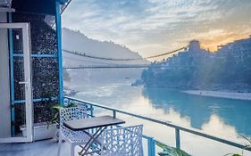 Karwaan By The Ganges